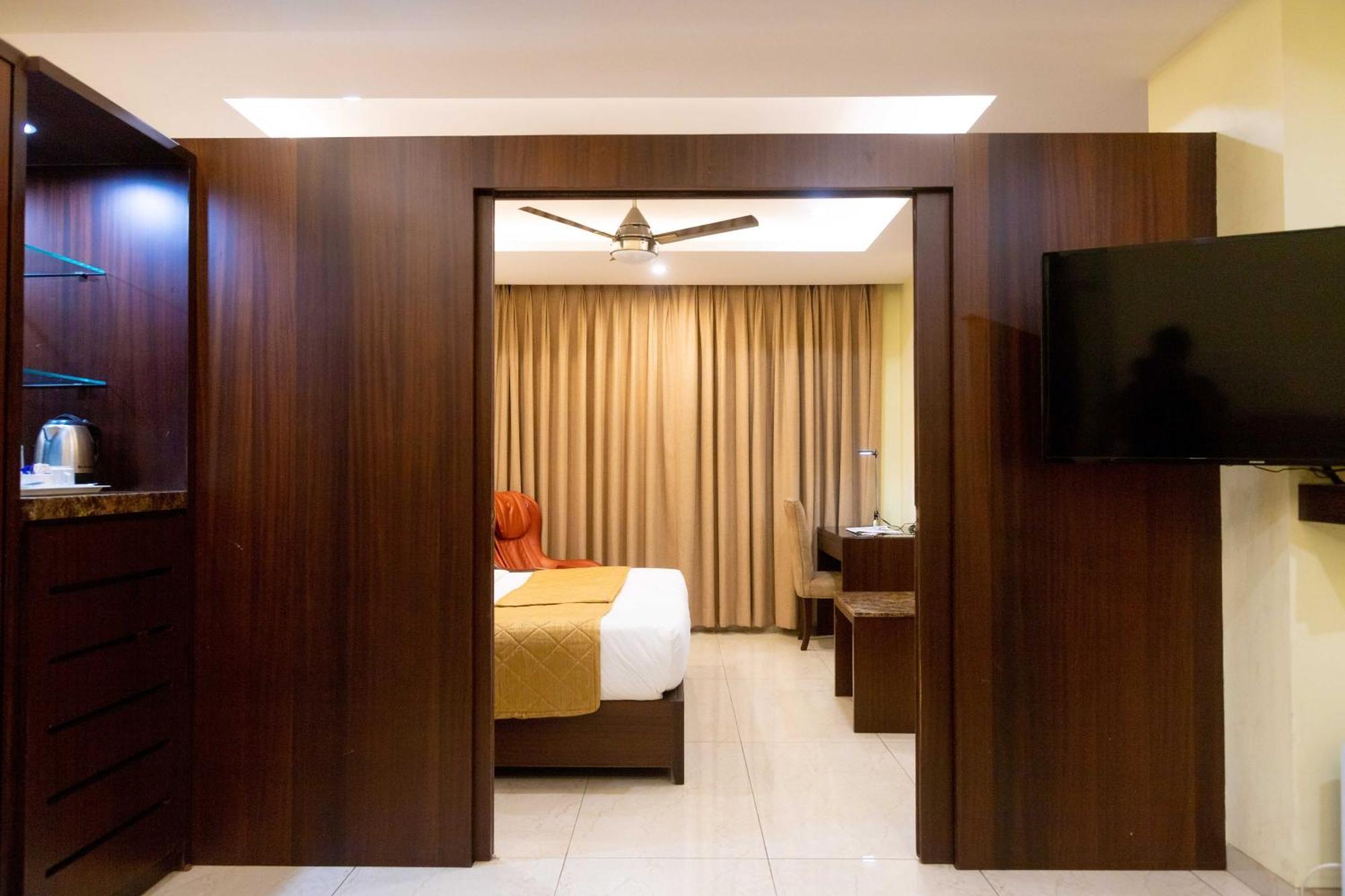 Hotel Godwin - Colaba Mumbai Exterior foto